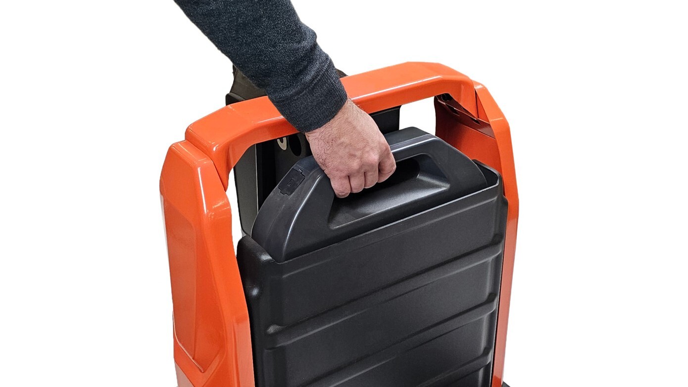 BT Tyro - Battery removal 01