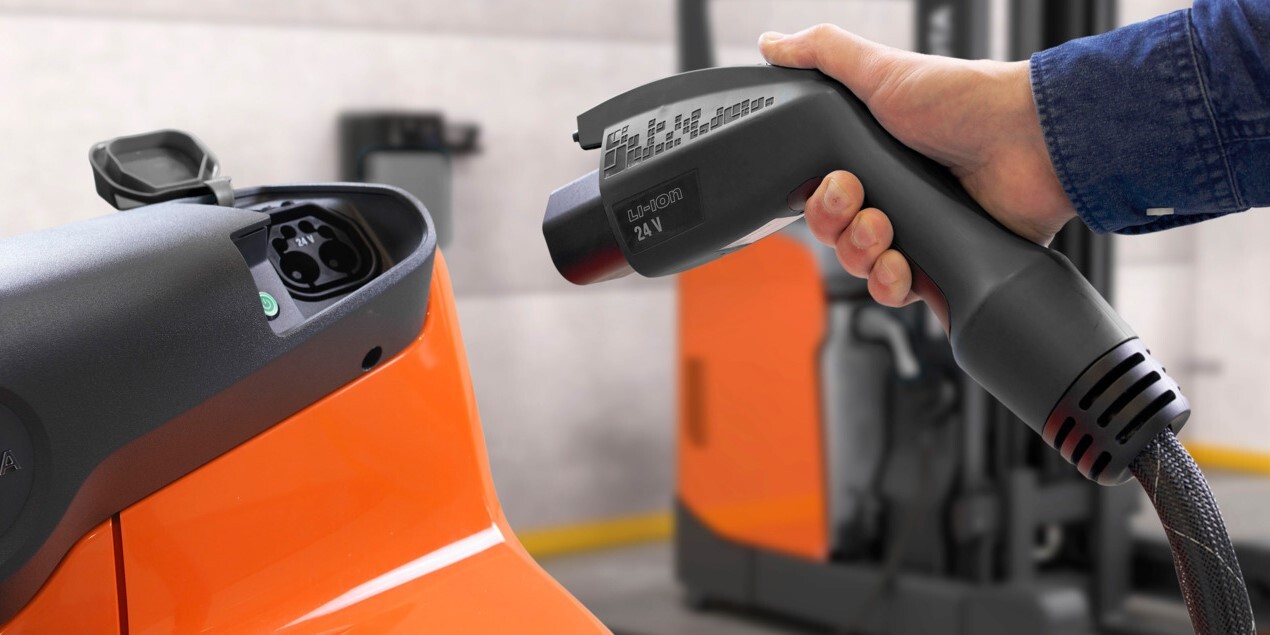 Toyota BT Levio LWI160 with new connector